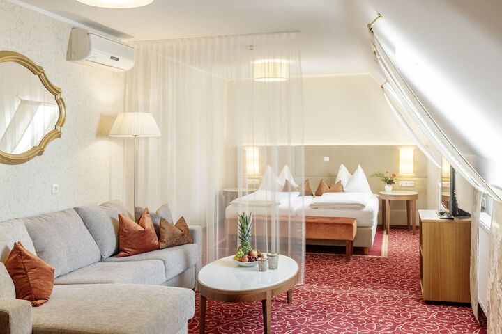 Room 10 of 38
