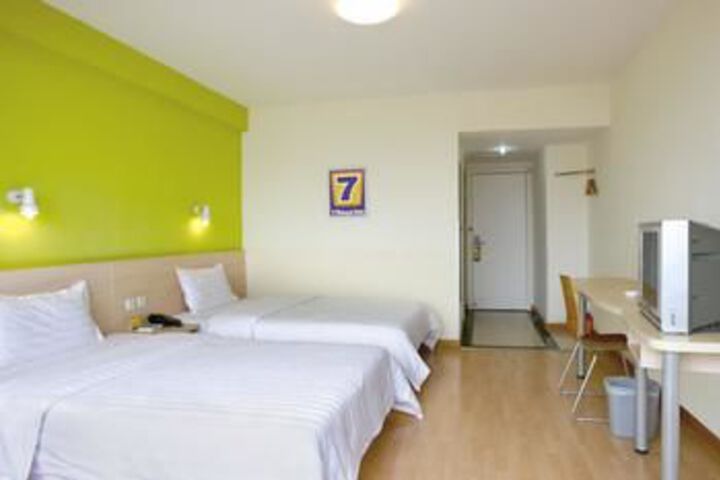 Room 16 of 24