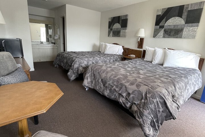 Room 33 of 69