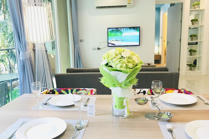 Dining Photos