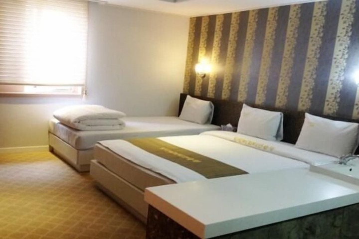 Room 21 of 52