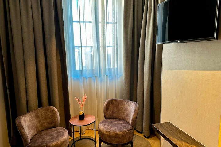 Room 21 of 53