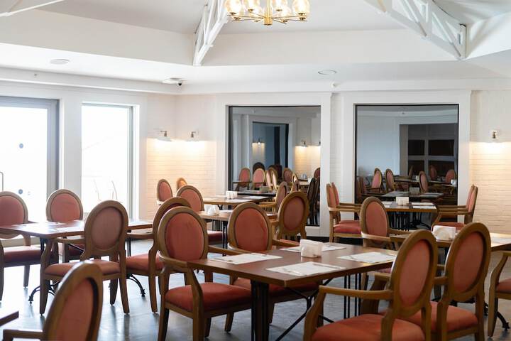 Dining 246 of 417