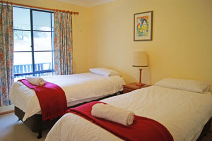 Room 44 of 191