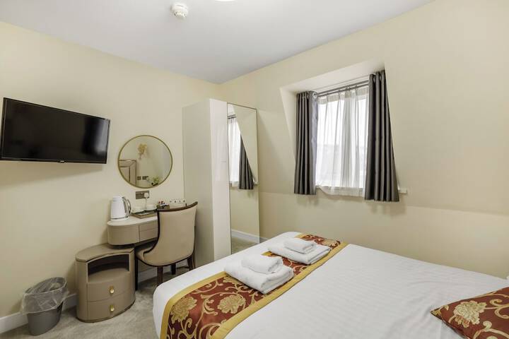 Room 49 of 90