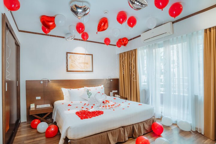 Room 27 of 100