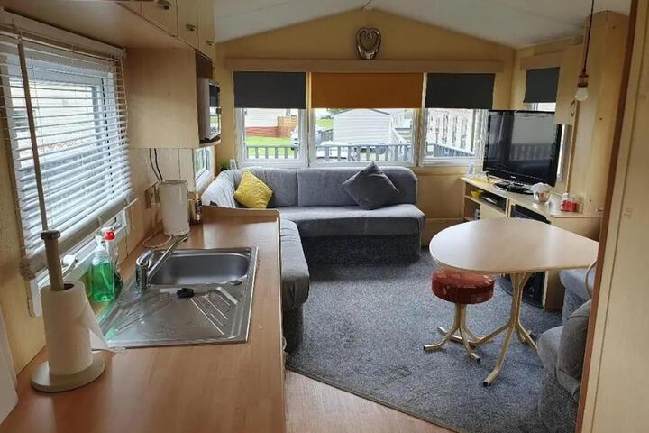 Room 4 of 10