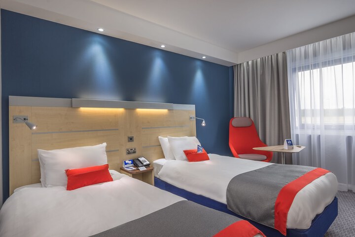 Room 8 of 49
