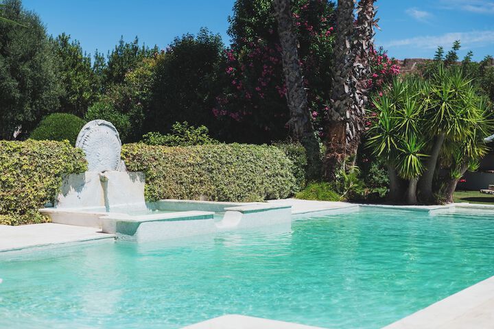 Pool 32 of 105