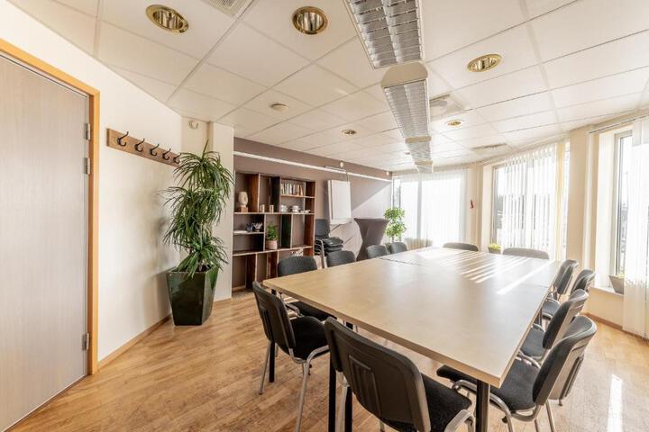 Business Center 11 of 23
