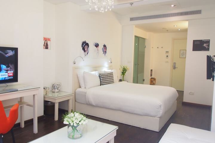 Room 28 of 67
