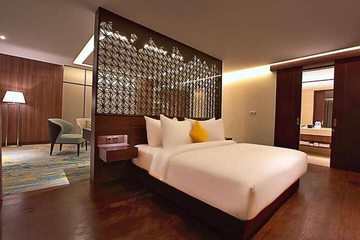Room 16 of 52