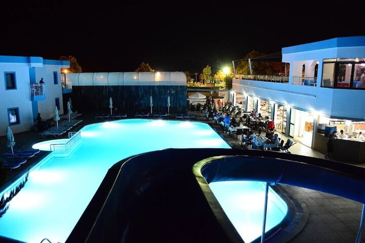 Pool 8 of 37
