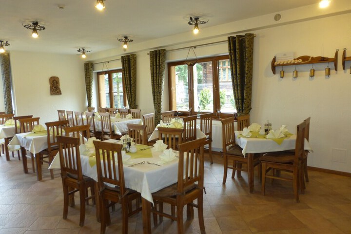 Dining 63 of 83