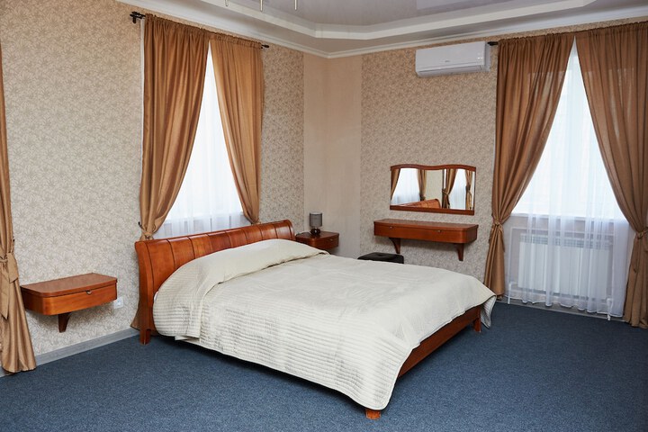 Room 8 of 53