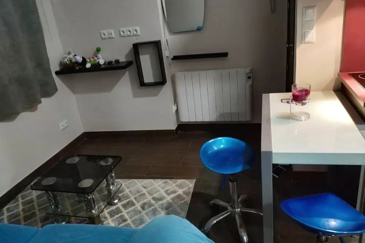 Room 2 of 12