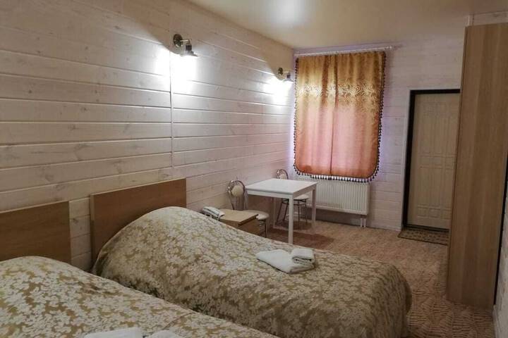 Room 11 of 37