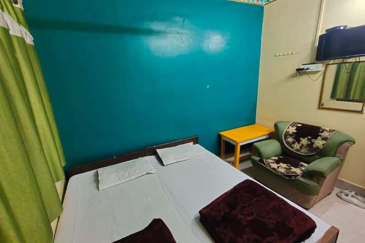 Room 3 of 12