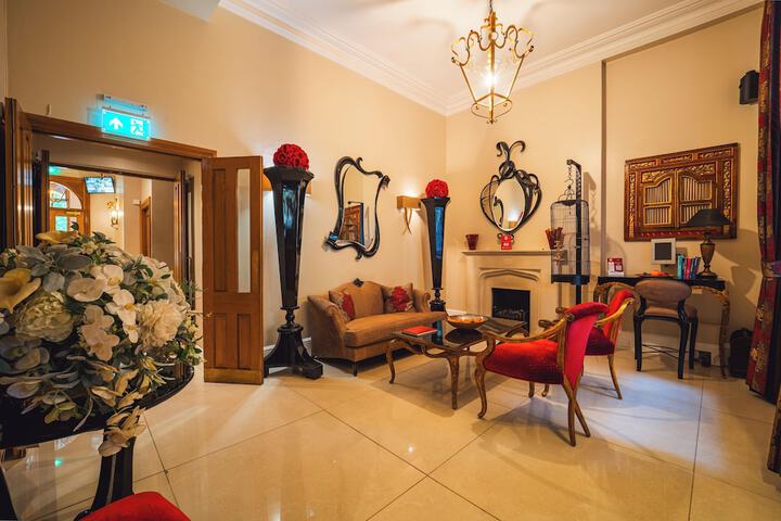 Guest Lobby