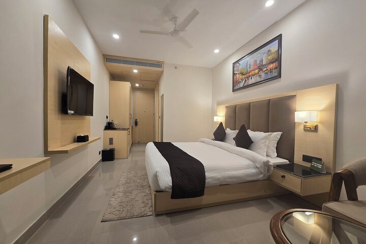 Room 14 of 35