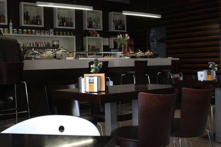 Lounge 40 of 47