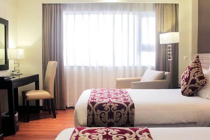 Room 8 of 32