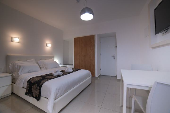 Room 5 of 31