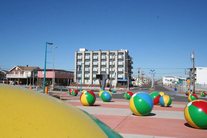 Exterior of Newport Beach Resort