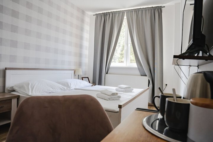 Room 32 of 106