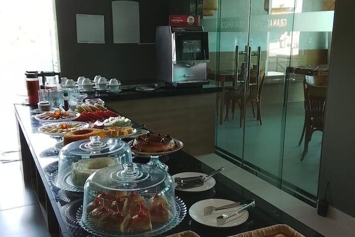 Breakfast/Coffee Service 19 of 25