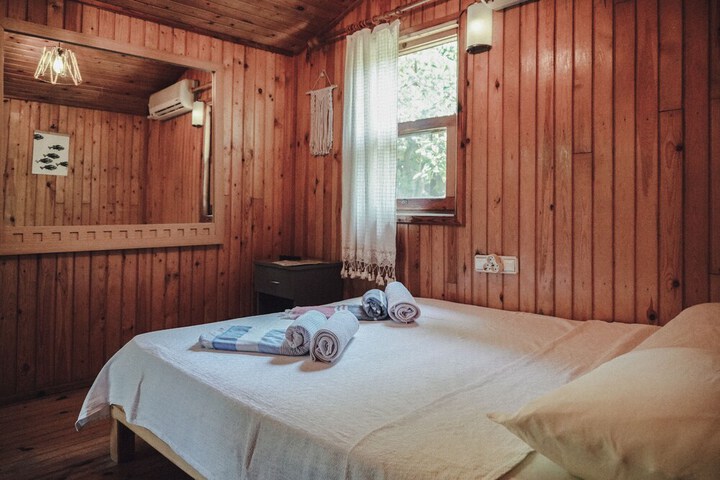 Room 7 of 66