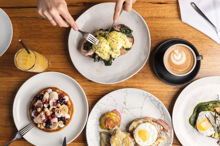 Breakfast/Coffee Service 76 of 149