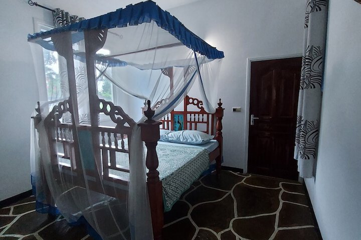 Room 16 of 52