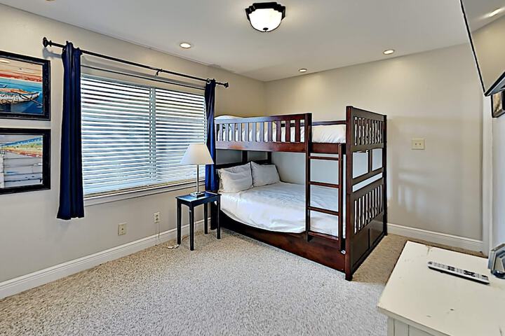 Room 3 of 48
