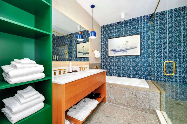 Bathroom shower