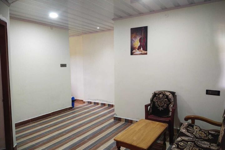Room 5 of 10