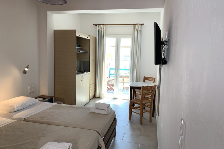 Room 6 of 81