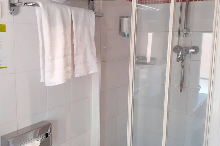 Room 34 of 45