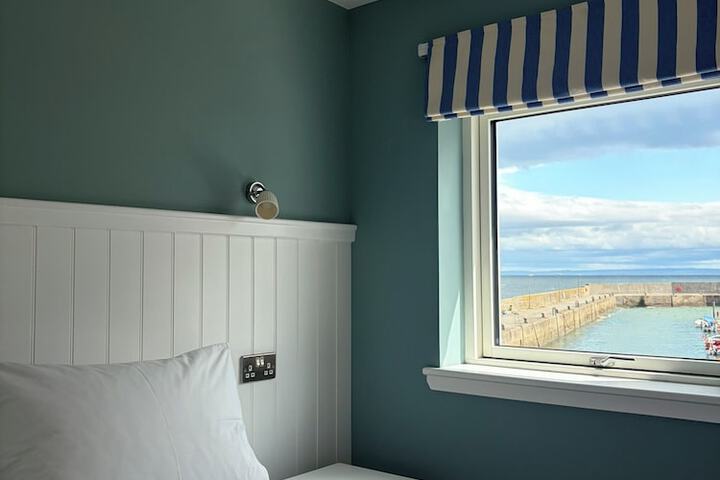 Shore Hotel
