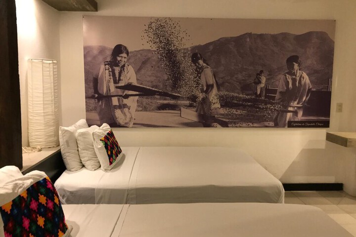 Room 17 of 34