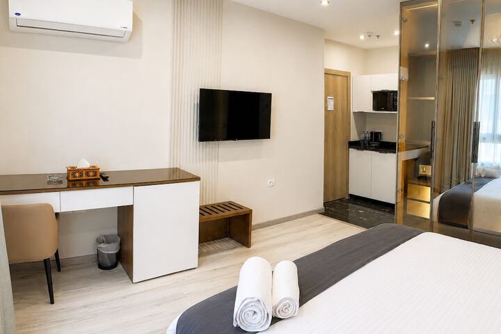 Room 10 of 31