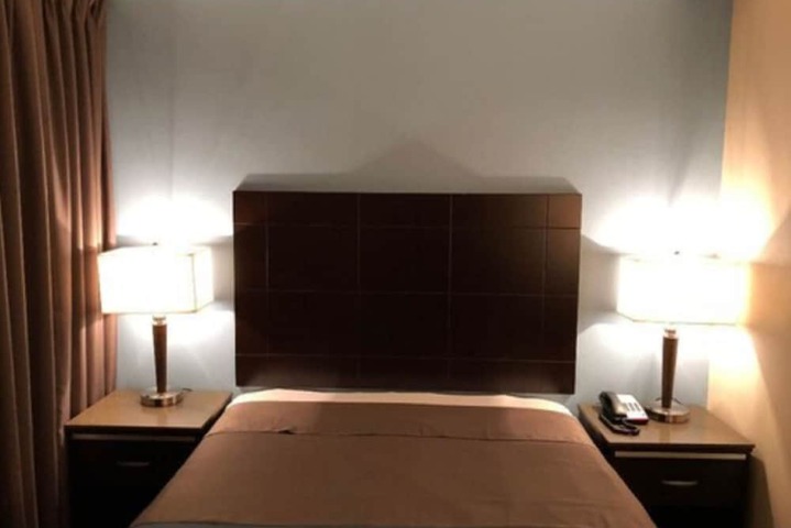 Room 11 of 27