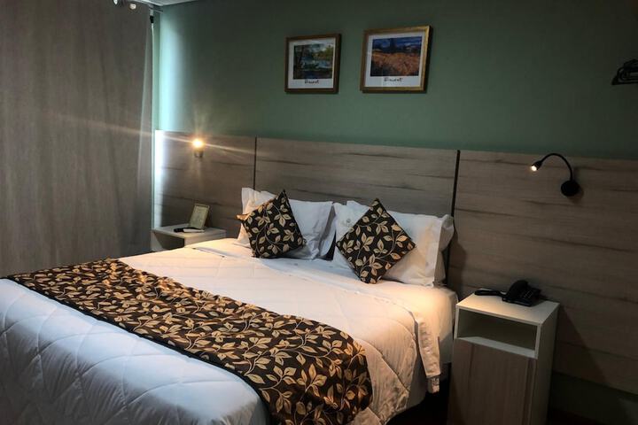 Room 18 of 48