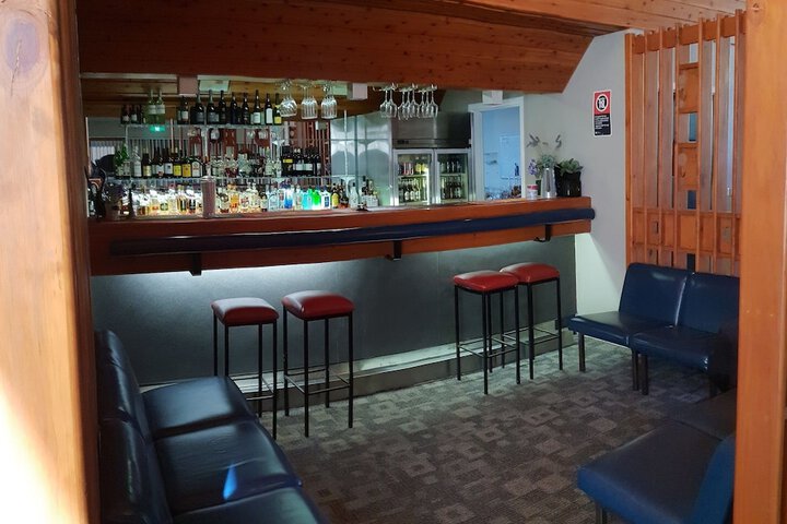 Lounge 20 of 21