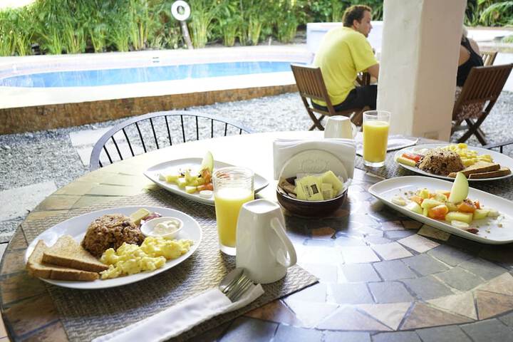 Breakfast/Coffee Service 125 of 137