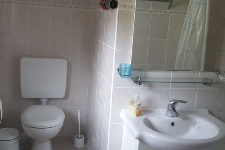 Room 7 of 14