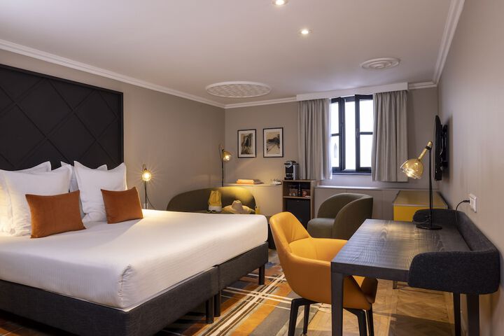 Room 55 of 100