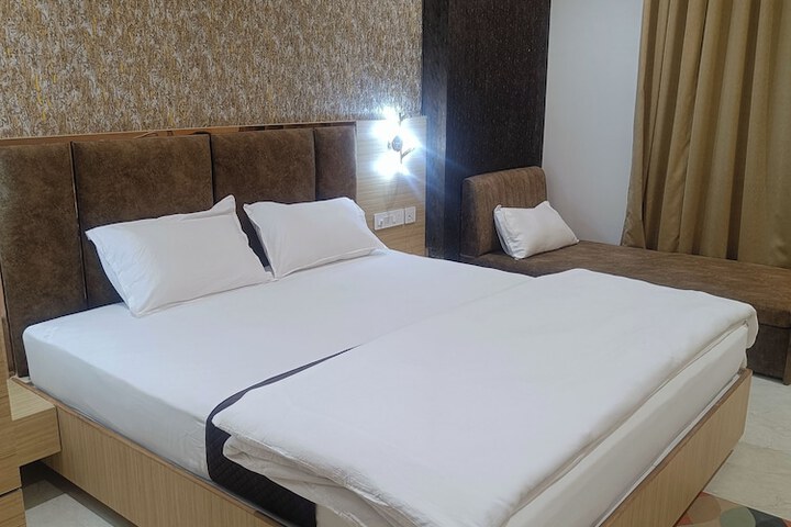 Room 3 of 19