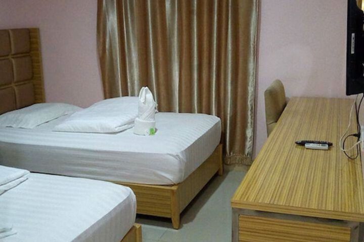 Room 7 of 18