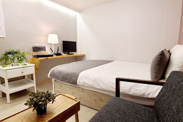 Room 54 of 84